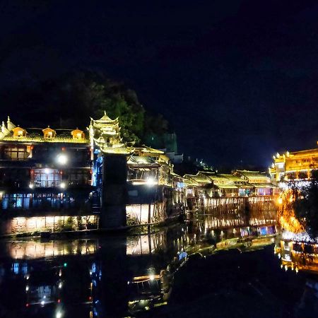 Fenghuang Memory Linjiang Inn Exterior photo