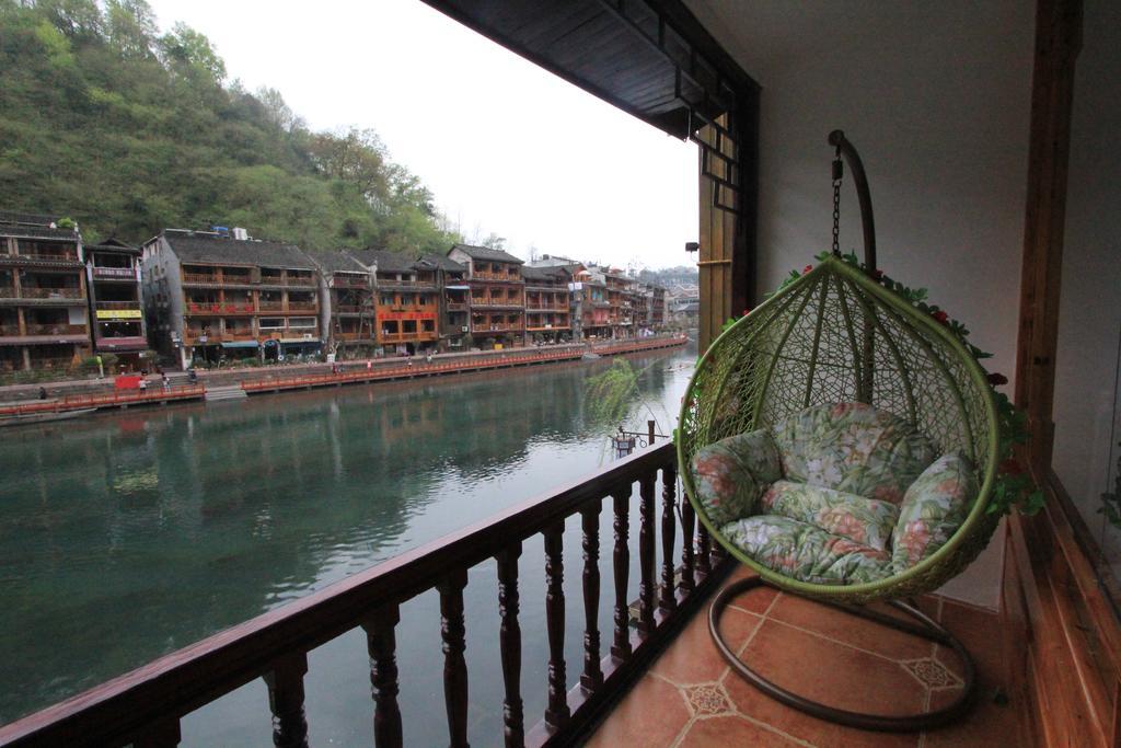 Fenghuang Memory Linjiang Inn Exterior photo