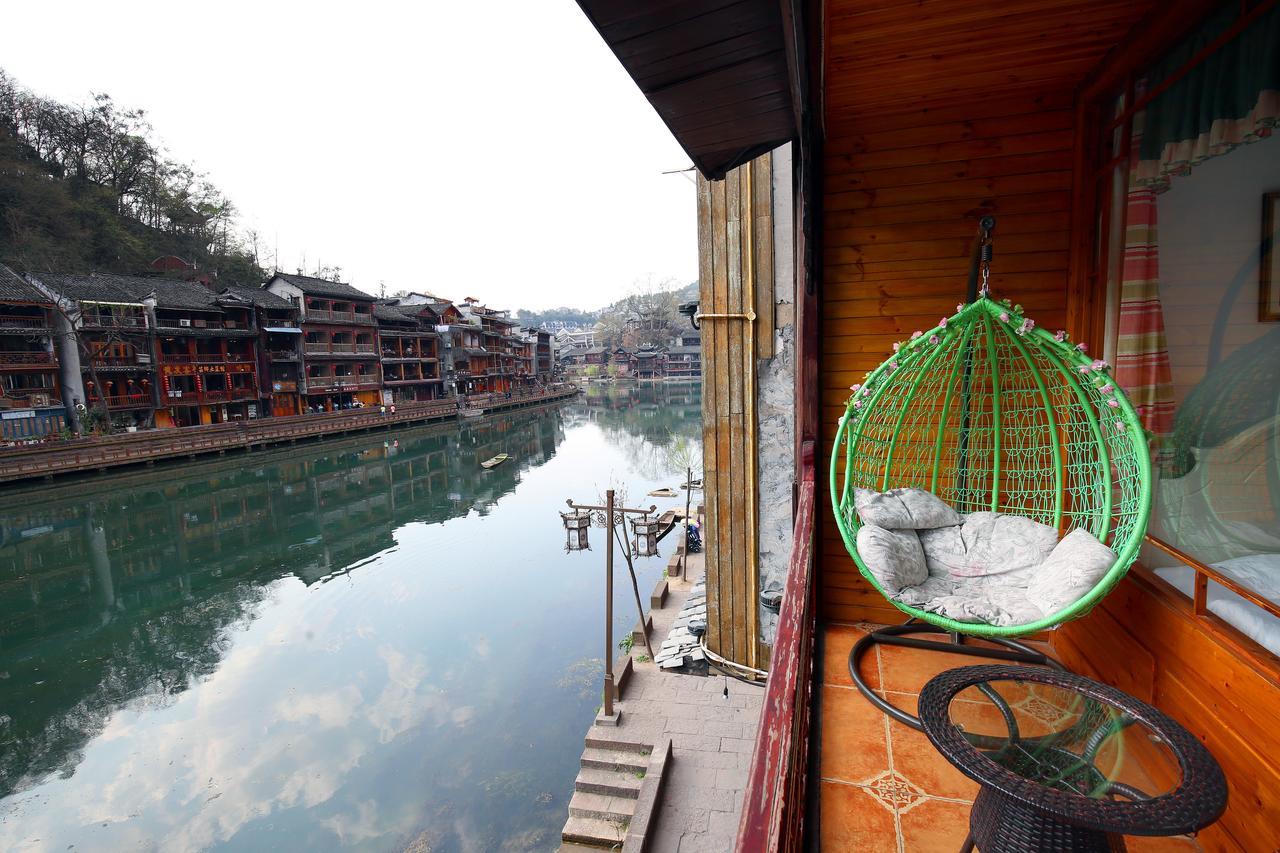 Fenghuang Memory Linjiang Inn Exterior photo