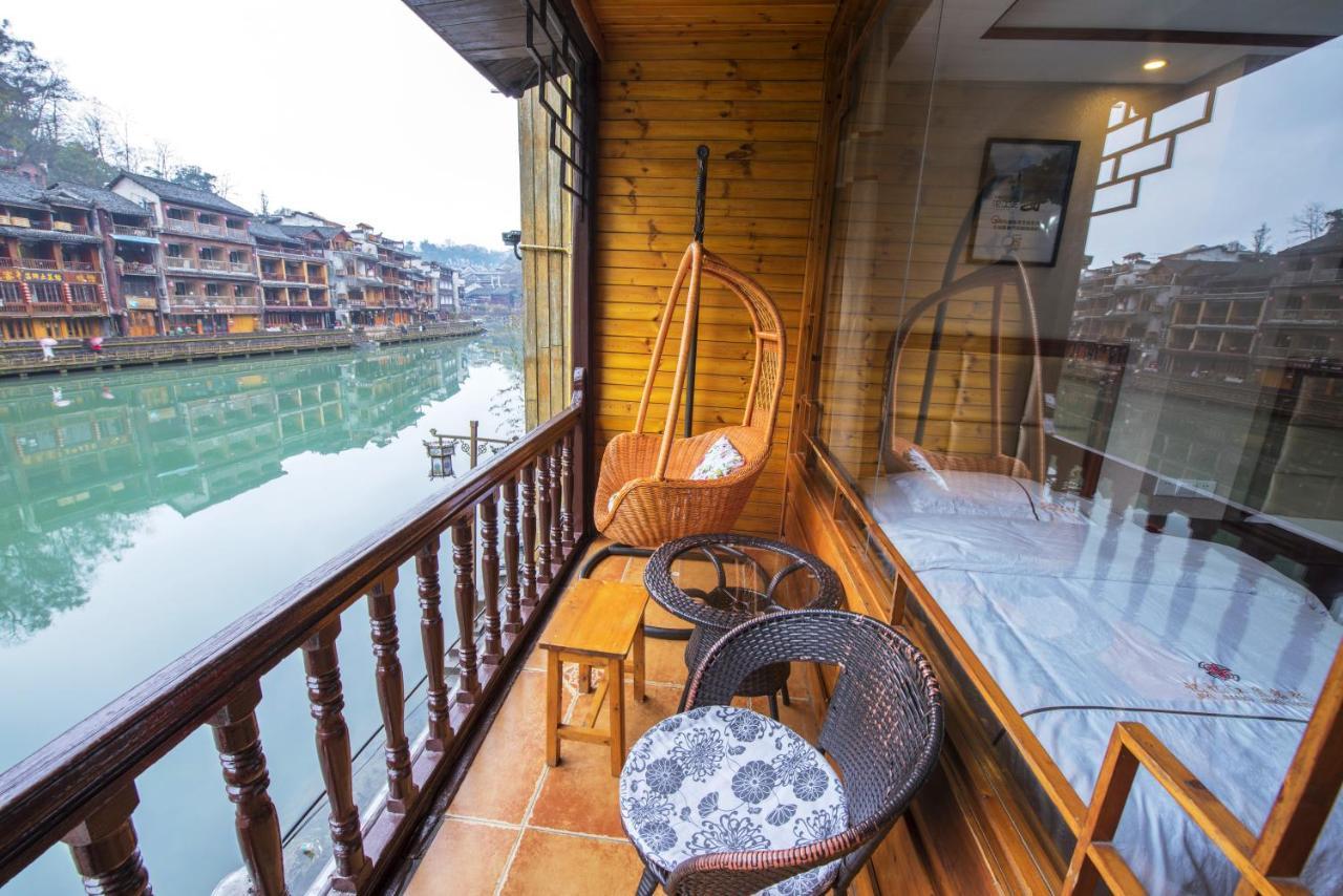 Fenghuang Memory Linjiang Inn Exterior photo